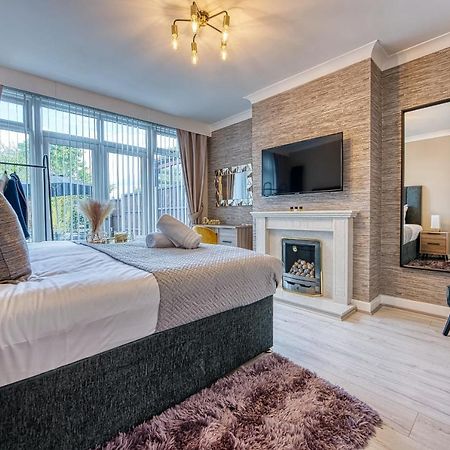 Elegant 5 Bed House - Sleeps 9, Central Solihull, Nec, Jlr, Hs2, Resorts World, Airport Business And Leisure Stays, Екстер'єр фото