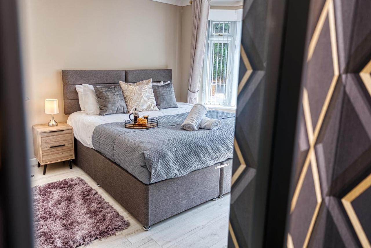 Elegant 5 Bed House - Sleeps 9, Central Solihull, Nec, Jlr, Hs2, Resorts World, Airport Business And Leisure Stays, Екстер'єр фото