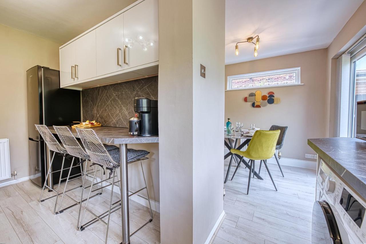 Elegant 5 Bed House - Sleeps 9, Central Solihull, Nec, Jlr, Hs2, Resorts World, Airport Business And Leisure Stays, Екстер'єр фото
