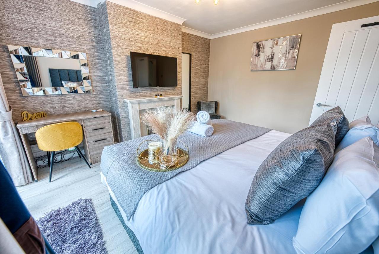 Elegant 5 Bed House - Sleeps 9, Central Solihull, Nec, Jlr, Hs2, Resorts World, Airport Business And Leisure Stays, Екстер'єр фото