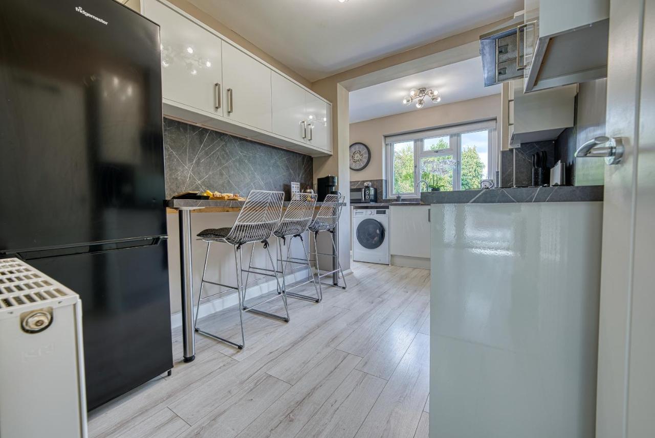 Elegant 5 Bed House - Sleeps 9, Central Solihull, Nec, Jlr, Hs2, Resorts World, Airport Business And Leisure Stays, Екстер'єр фото