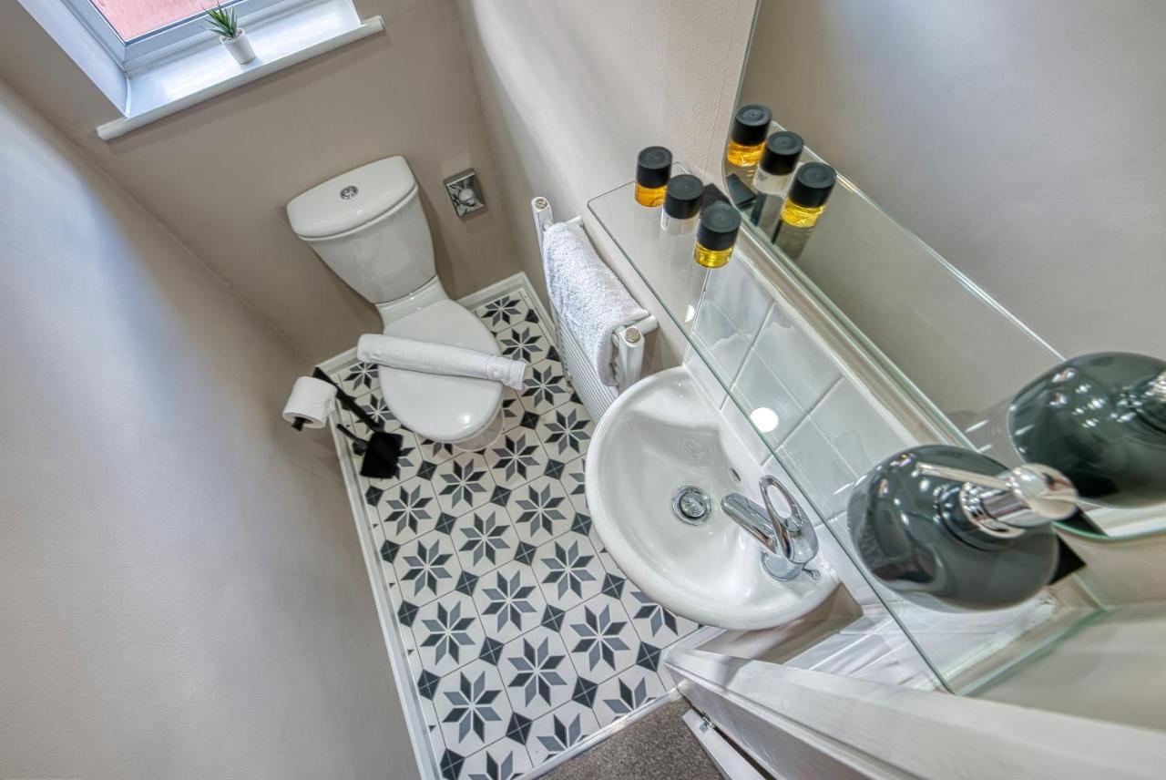Elegant 5 Bed House - Sleeps 9, Central Solihull, Nec, Jlr, Hs2, Resorts World, Airport Business And Leisure Stays, Екстер'єр фото