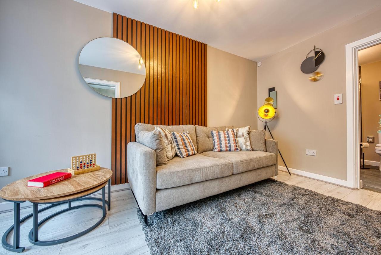 Elegant 5 Bed House - Sleeps 9, Central Solihull, Nec, Jlr, Hs2, Resorts World, Airport Business And Leisure Stays, Екстер'єр фото