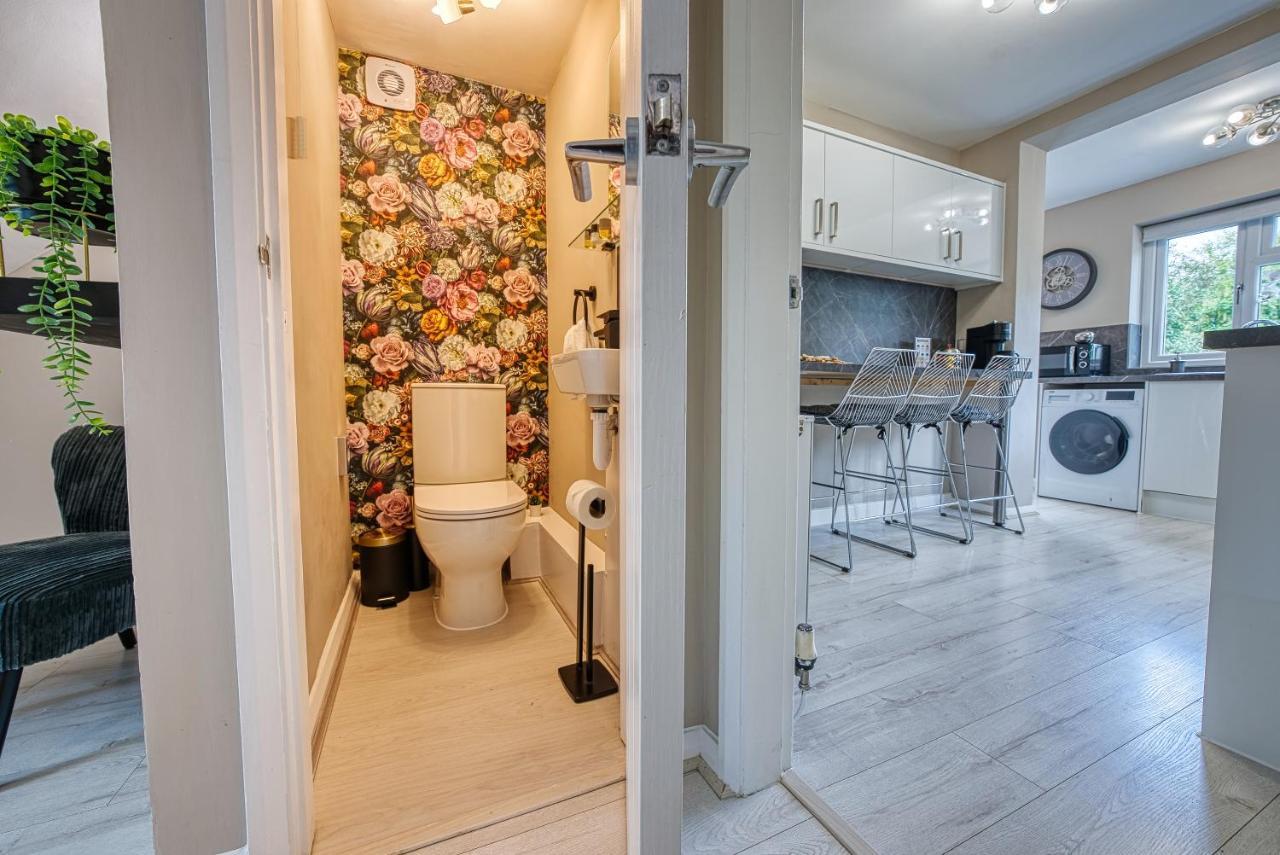 Elegant 5 Bed House - Sleeps 9, Central Solihull, Nec, Jlr, Hs2, Resorts World, Airport Business And Leisure Stays, Екстер'єр фото